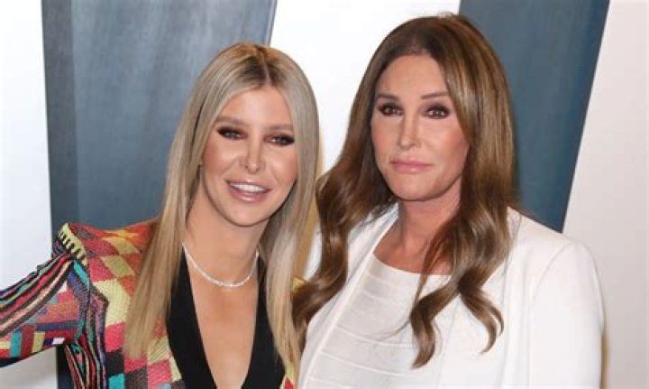 Caitlyn Jenner's Love Life: En Couple 2024