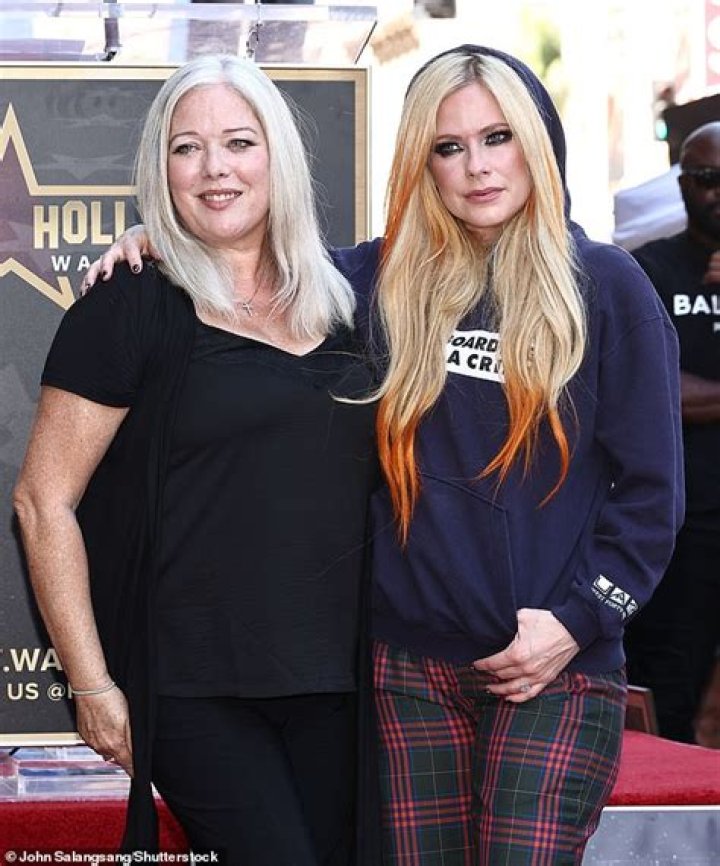 Exploring Avril Lavigne's Family: Does She Have Kids?