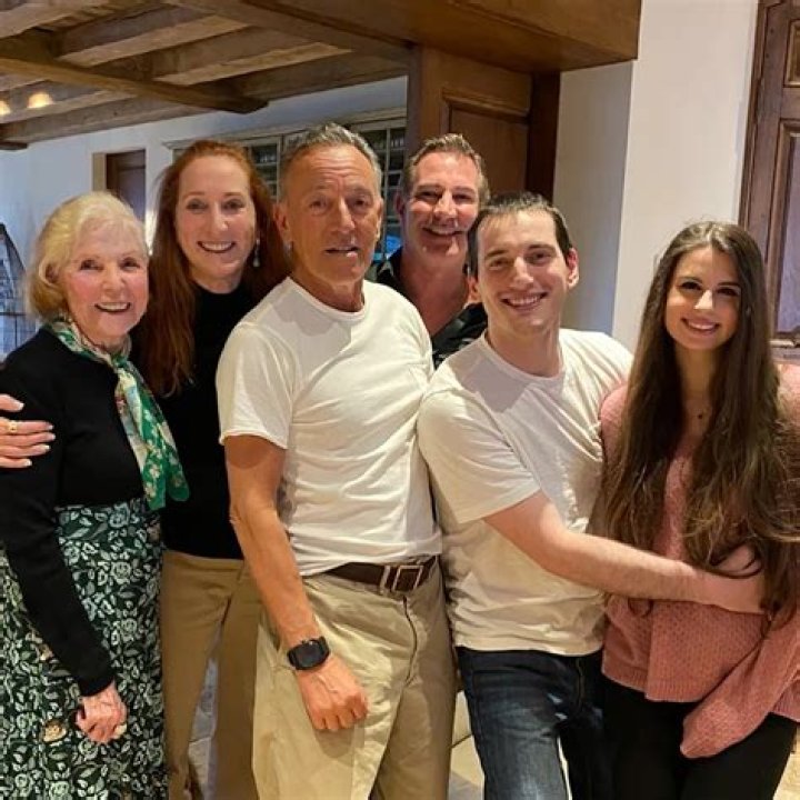 Exploring The Family Of Bruce Springsteen: Does He Have Any Daughters?