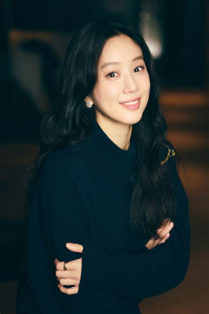 Jung Ryeo-won, A Doting Korean Actress And Mother