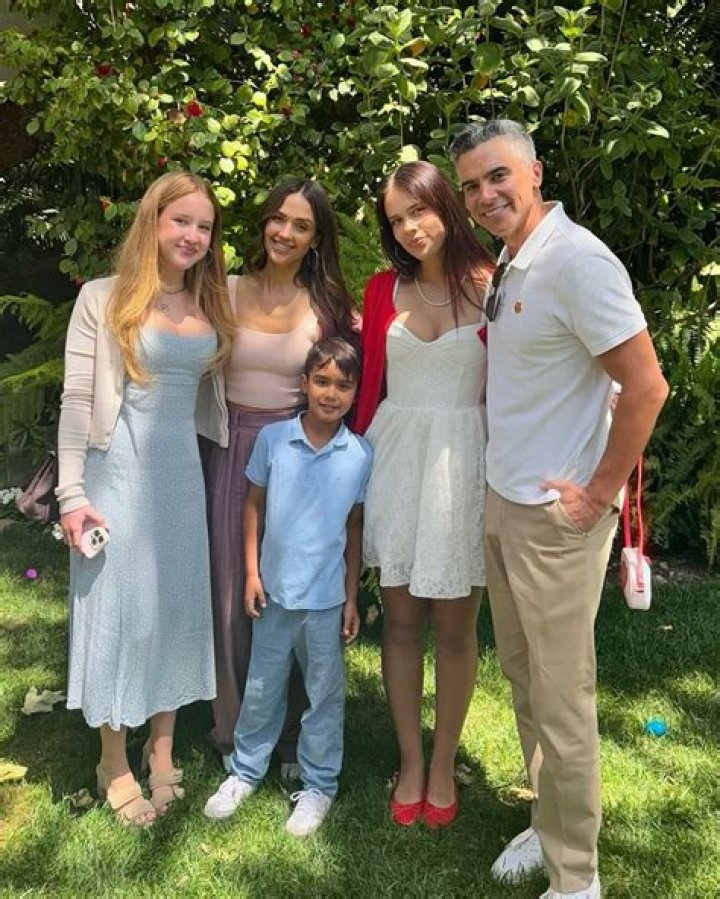 Unraveling The Life And Influence Of Jessica Alba's Mother