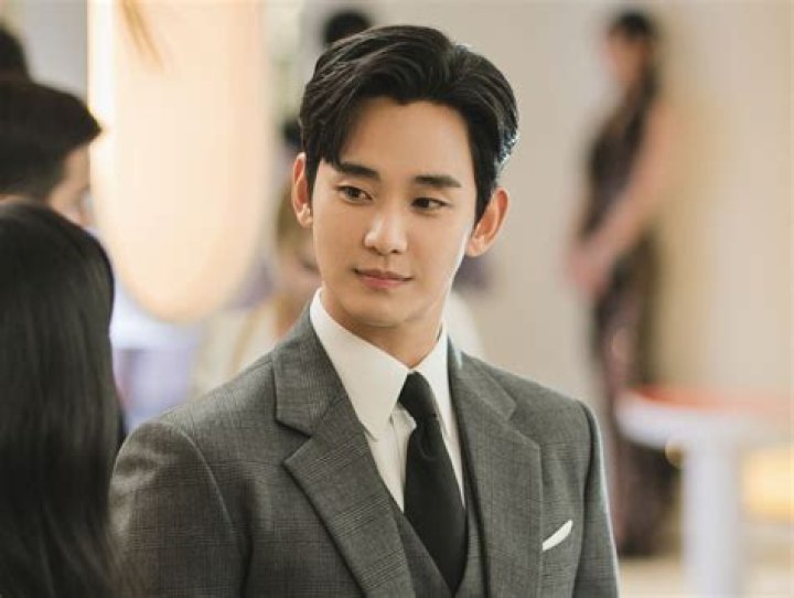 Unveiling The Extraordinary Journey: Kim Soo Hyun Life Story