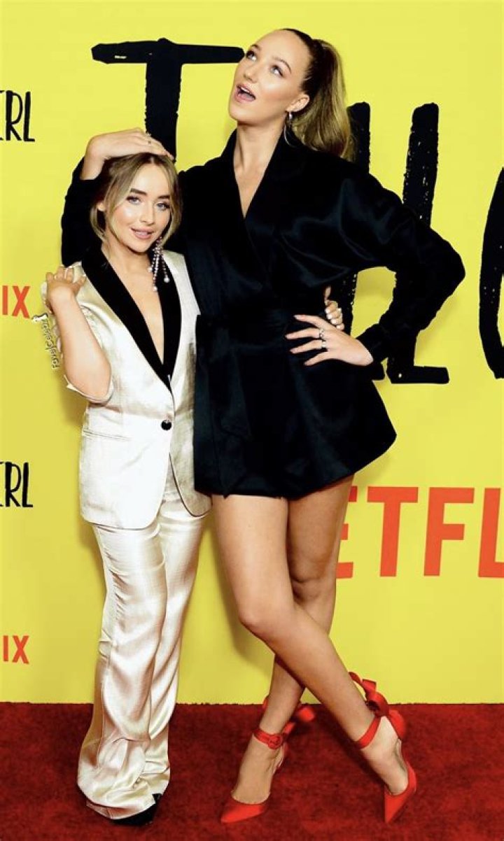 Unveiling The Height Of Sabrina Carpenter: How Tall Is She?