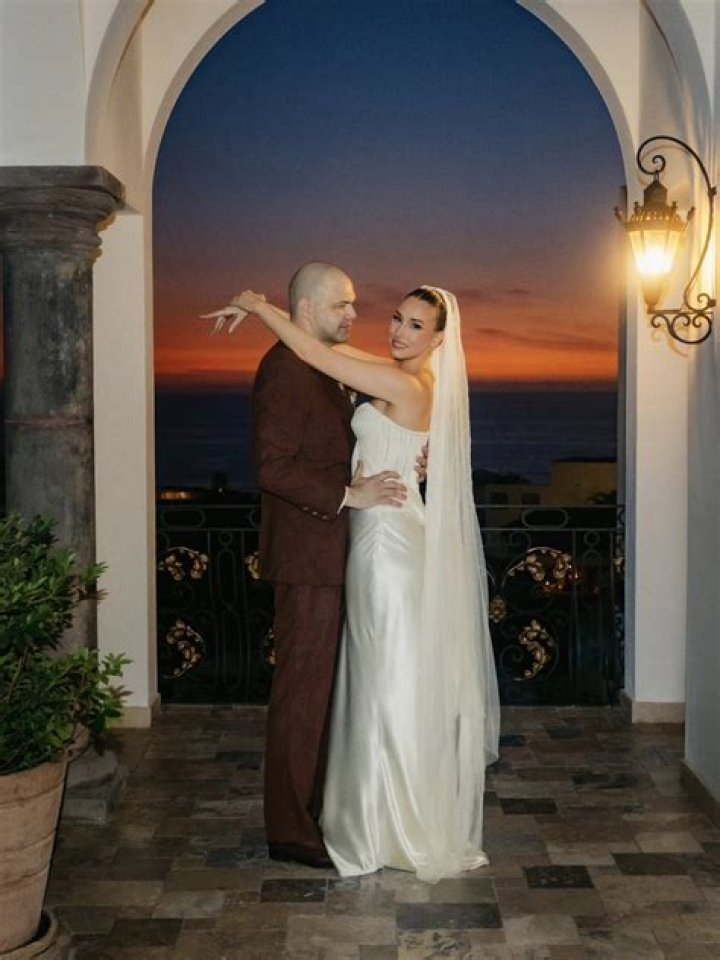 Unveiling The Love Life Of Loren Allred: Is Loren Allred Married?