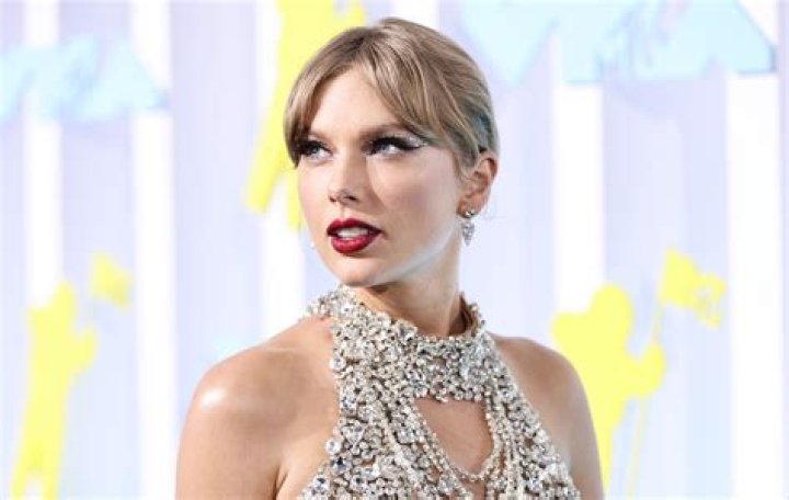 When Adam Levine Met Taylor Swift: A Unique Connection